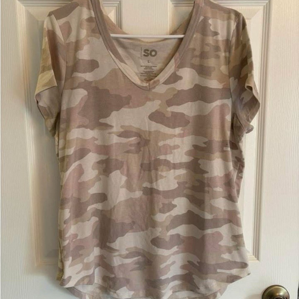 SO Women's Short Sleeve Camo Tee - Tan and Cream
